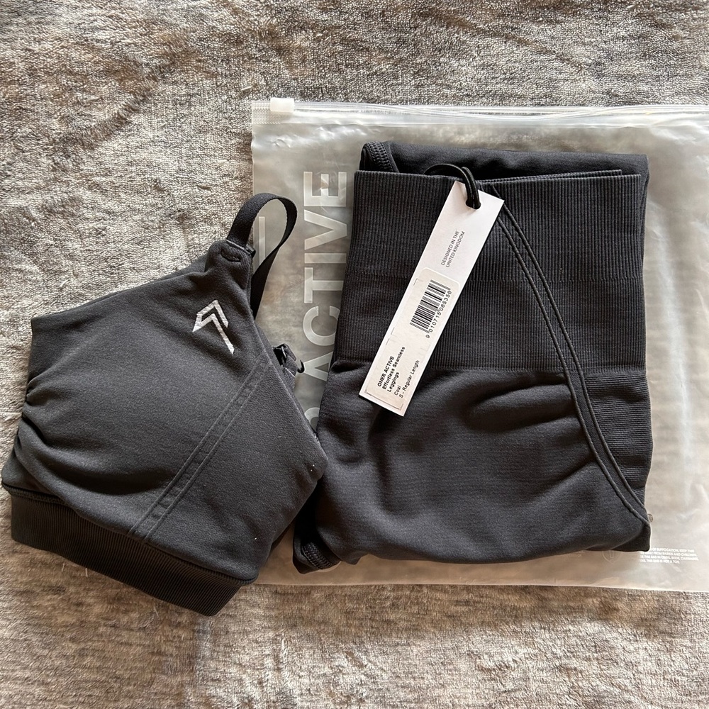 Oner Active effortless leggings and bra in coal